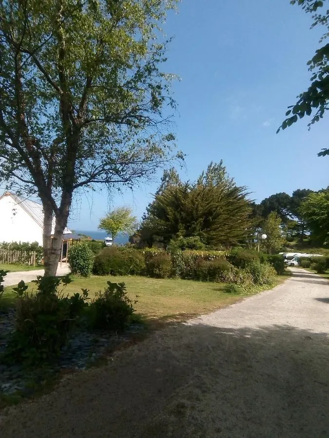 Les Hortensias Grande Tente Familiale Deux Chambres Et Sejour Vue Mer Sur Camping Nature Plestin-les-Greves