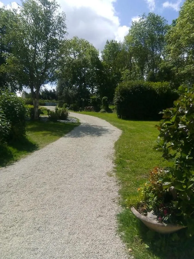 Les Hortensias Grande Tente Familiale Deux Chambres Et Sejour Vue Mer Sur Camping Nature Plestin-les-Greves France