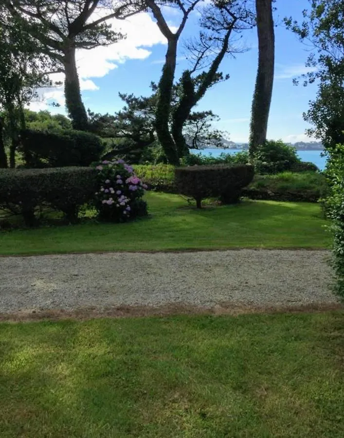 Les Hortensias Grande Tente Familiale Deux Chambres Et Sejour Vue Mer Sur Camping Nature Plestin-les-Greves