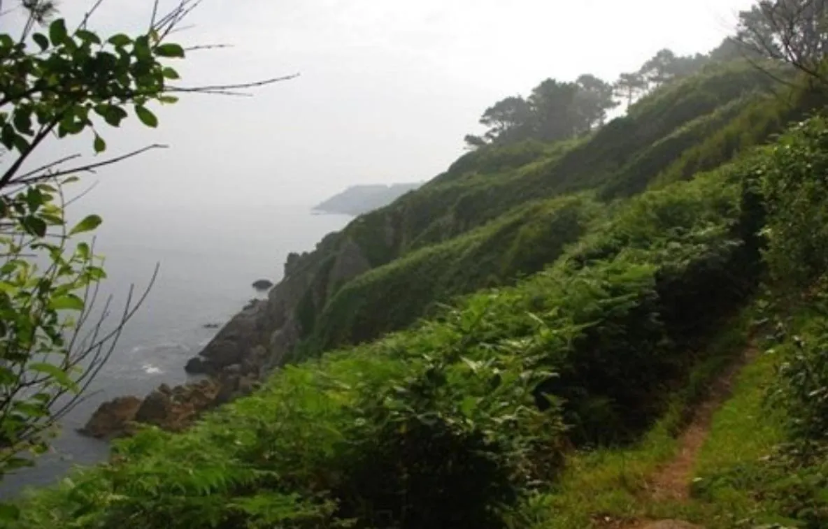 Les Hortensias Grande Tente Familiale Deux Chambres Et Sejour Vue Mer Sur Camping Nature Plestin-les-Greves 0*,