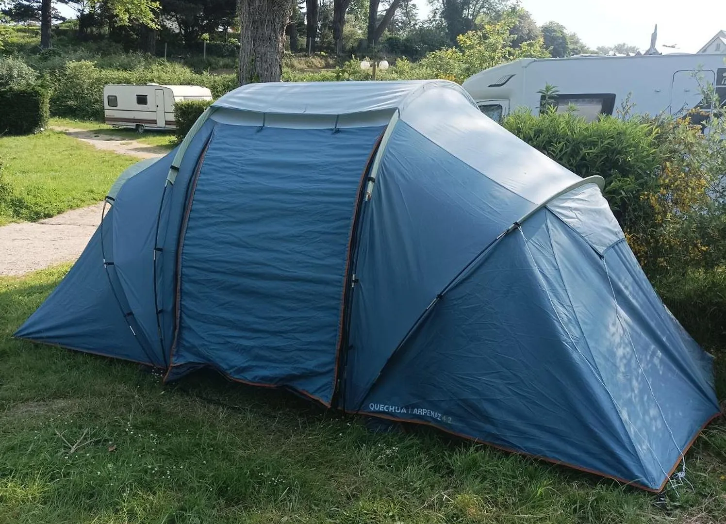 Les Hortensias Grande Tente Familiale Deux Chambres Et Sejour Vue Mer Sur Camping Nature Plestin-les-Greves France